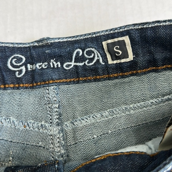 Grace in LA Denim Shorts Women’s Small Distressed Frayed Cutoff Western Style - Picture 5 of 12